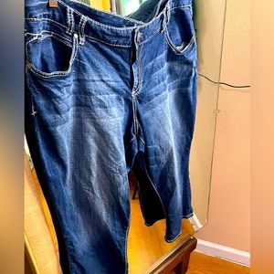 Dark jean capris
